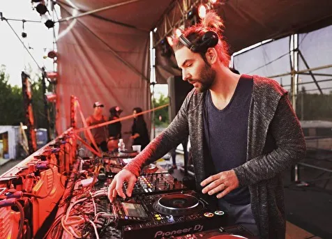 b6ebcc6419baf40f9a6e66e0c41aa60d