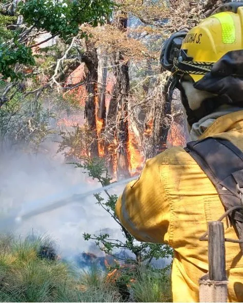 combatiendo el fuego