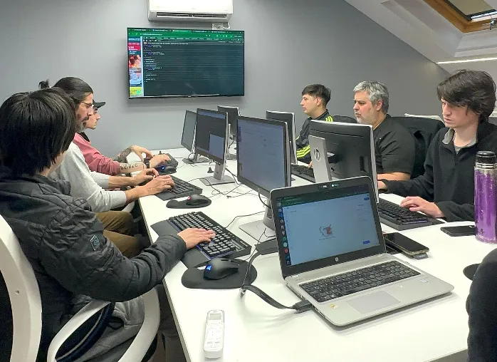 Captura de pantalla 2025-04-15 210952