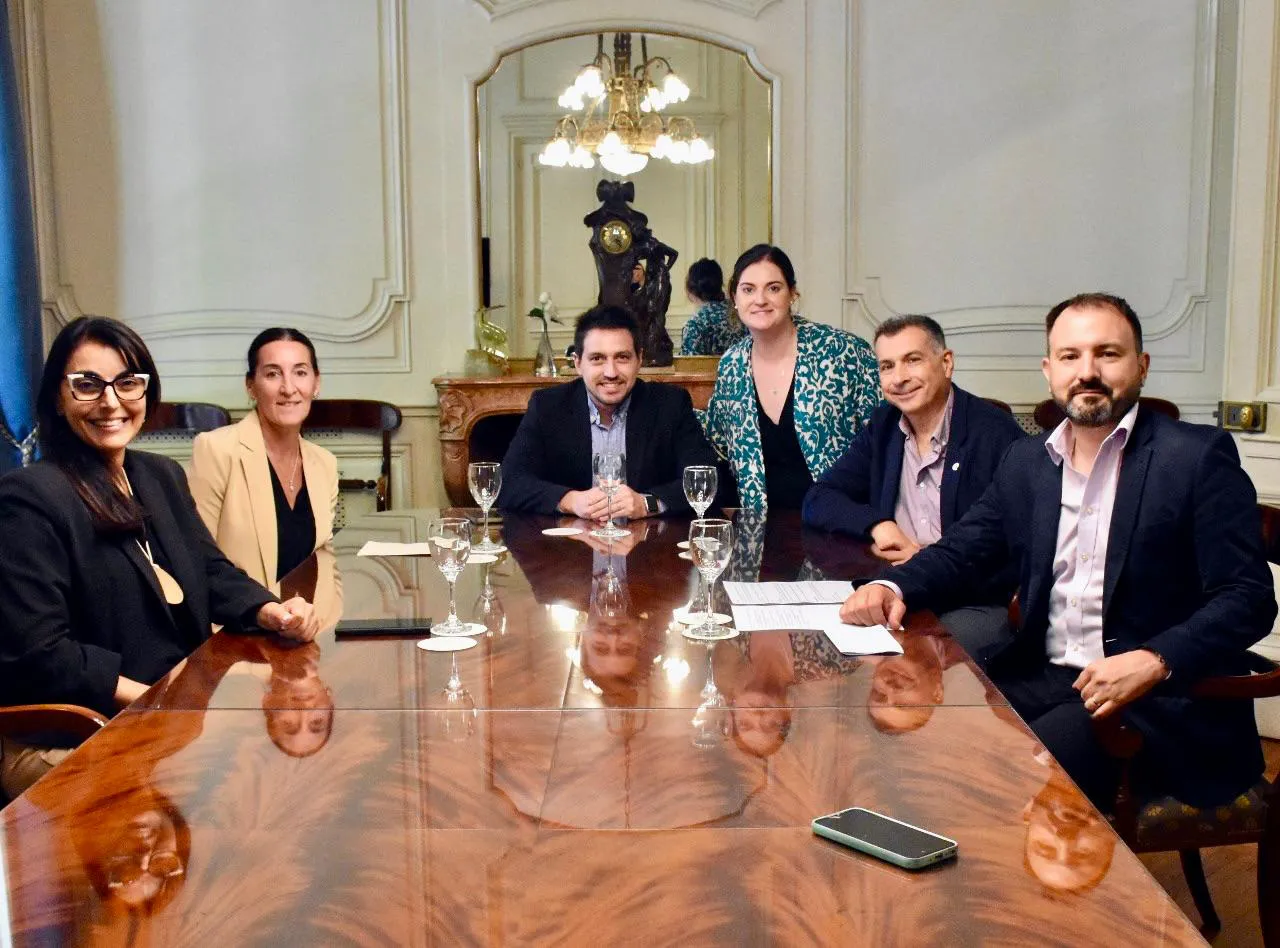 FEHGRA Panel Nuevos Dirigentes Gabriela Valencia Nicolás Urquiza rectangular