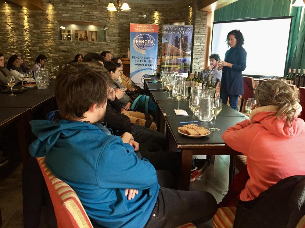 Cursos capacitaciones mucamas ingles vino portugués 4