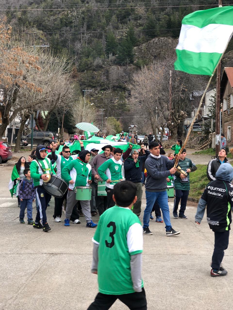 Banderazo club sarmiento (15)