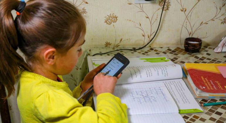 estudiando celular