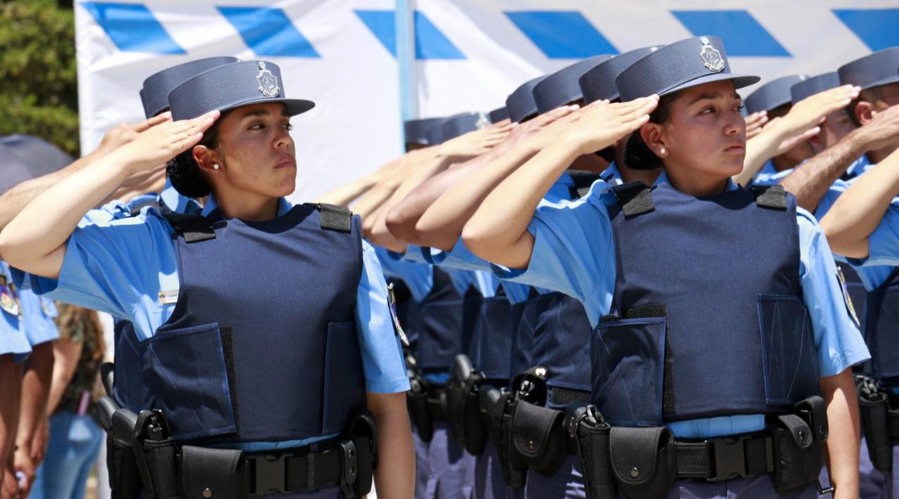 poli mujer