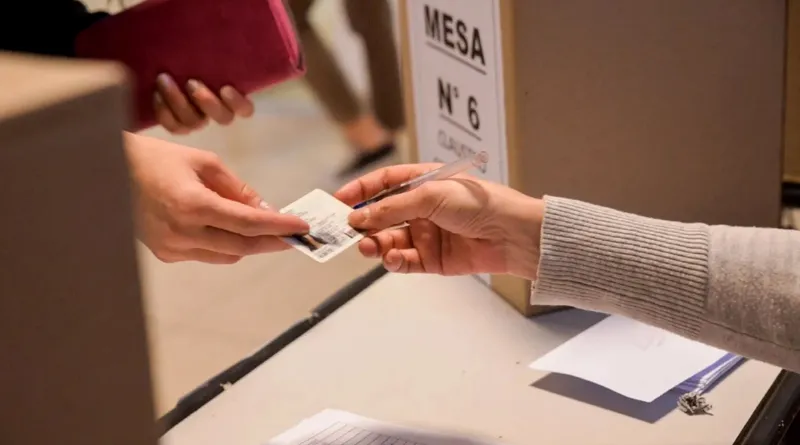 20250907-Urna-elecciones-dni