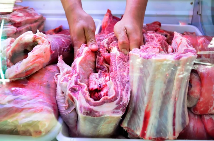 Carne con hueso