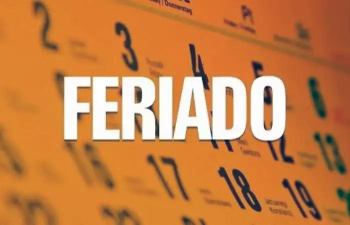 Feriado cartel